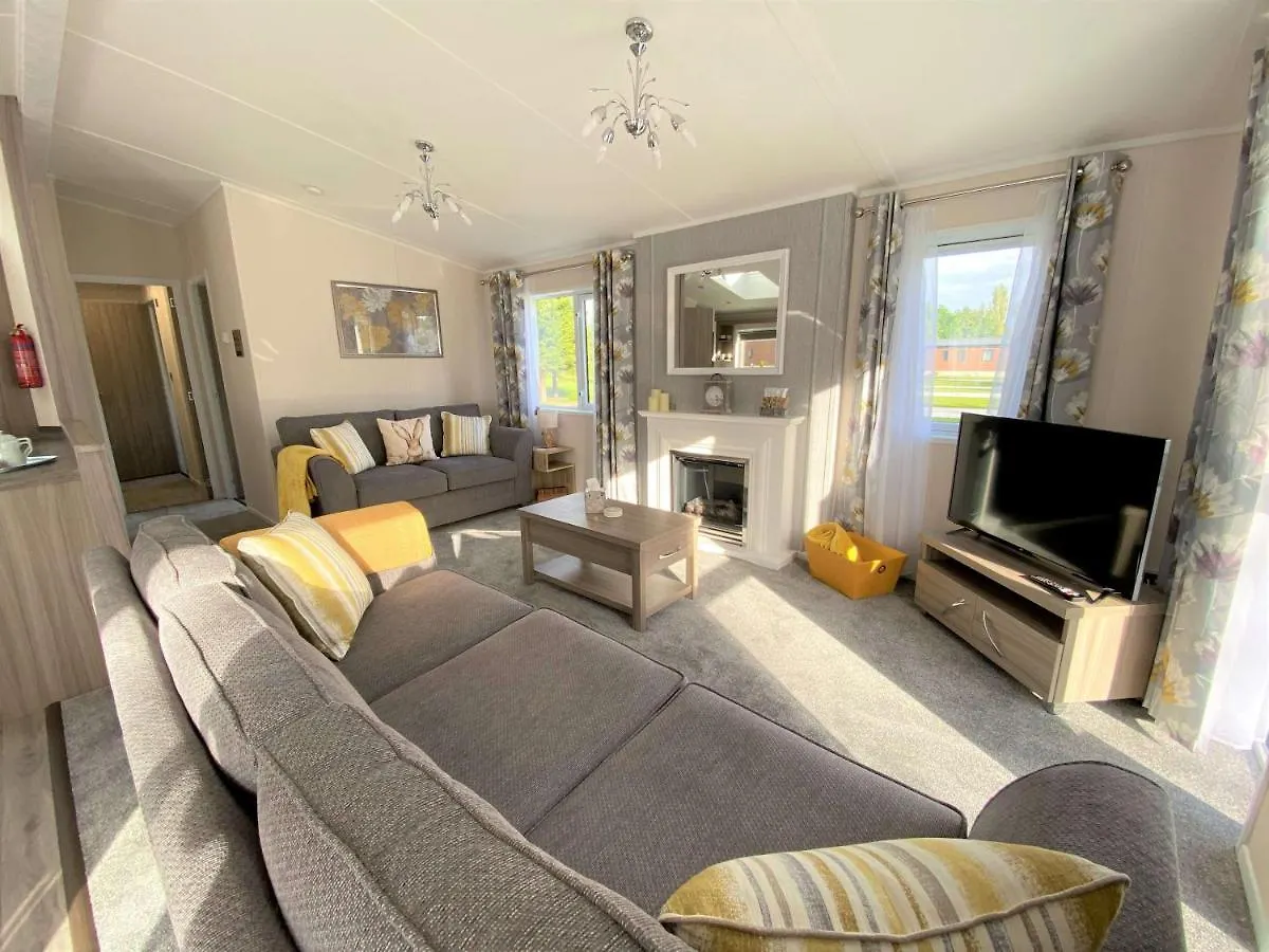 بيت للعطل The Yorkshire Burrow Lodge With Hot Tub